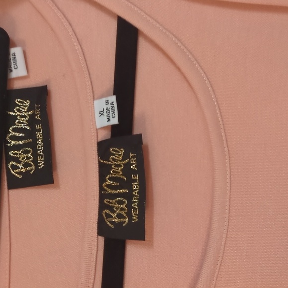 Bob Mackie Embellished Peach hue Blouse Relaxed Fit. 2 pc - Picture 2 of 4